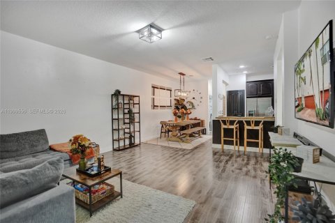 Townhouse in Miramar, Florida 3 bedrooms, 185.8 sq.m. № 2066166 - photo 14