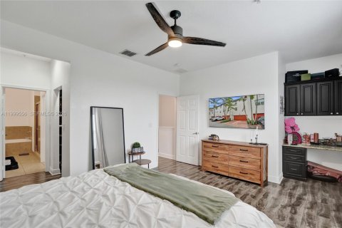 Townhouse in Miramar, Florida 3 bedrooms, 185.8 sq.m. № 2066166 - photo 28