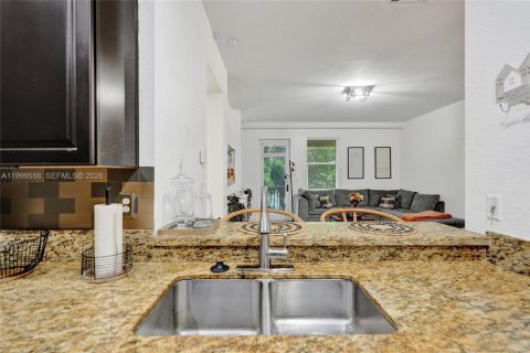 Townhouse in Miramar, Florida 3 bedrooms, 185.8 sq.m. № 2066166 - photo 26