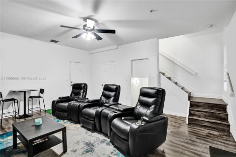 Townhouse in Miramar, Florida 3 bedrooms, 185.8 sq.m. № 2066166 - photo 5