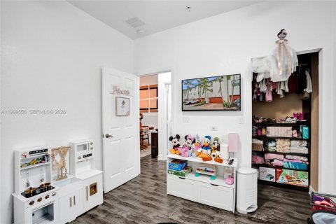 Townhouse in Miramar, Florida 3 bedrooms, 185.8 sq.m. № 2066166 - photo 10