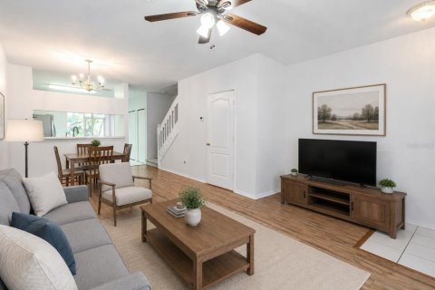 Townhouse in Brandon, Florida 2 bedrooms, 103.12 sq.m. № 2093436 - photo 5