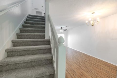 Townhouse in Brandon, Florida 2 bedrooms, 103.12 sq.m. № 2093436 - photo 18