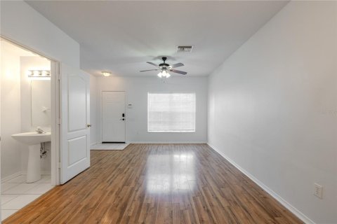 Townhouse in Brandon, Florida 2 bedrooms, 103.12 sq.m. № 2093436 - photo 7