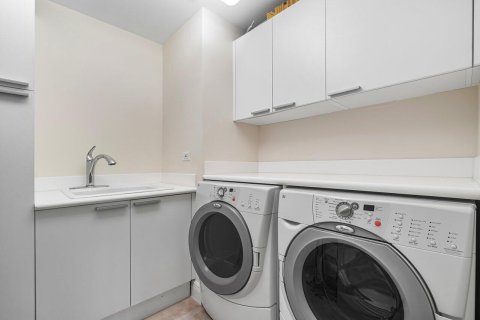 Condo in Riviera Beach, Florida, 3 bedrooms  № 2169582 - photo 29