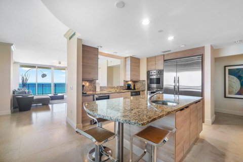 Condo in Riviera Beach, Florida, 3 bedrooms  № 2169582 - photo 12