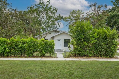 House in Saint Petersburg, Florida 2 bedrooms, 112.41 sq.m. № 2226163 - photo 22