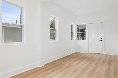 House in Saint Petersburg, Florida 2 bedrooms, 112.41 sq.m. № 2226163 - photo 16