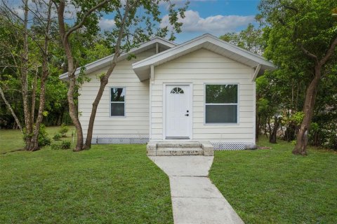 House in Saint Petersburg, Florida 2 bedrooms, 112.41 sq.m. № 2226163 - photo 2