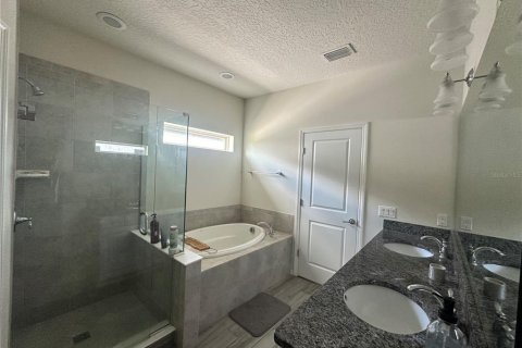 House in Winter Garden, Florida 4 bedrooms, 244.7 sq.m. № 1773908 - photo 28
