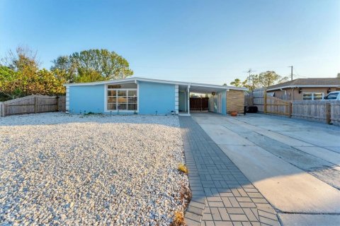 House in Bradenton, Florida 3 bedrooms, 137.68 sq.m. № 1560878 - photo 2