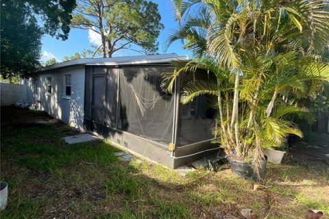 House in Saint Petersburg, Florida 3 bedrooms, 87.79 sq.m. № 1803288 - photo 26