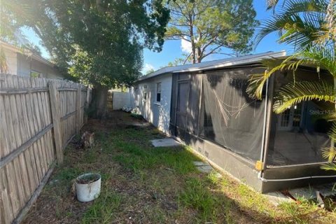 House in Saint Petersburg, Florida 3 bedrooms, 87.79 sq.m. № 1803288 - photo 25