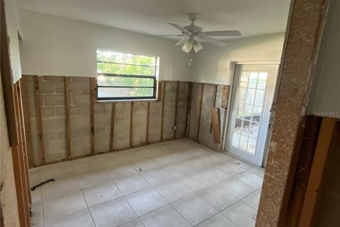 House in Saint Petersburg, Florida 3 bedrooms, 87.79 sq.m. № 1803288 - photo 15
