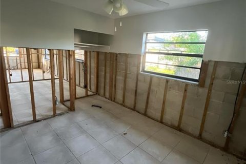 House in Saint Petersburg, Florida 3 bedrooms, 87.79 sq.m. № 1803288 - photo 16