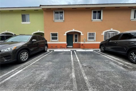 Adosado en alquiler en Miami, Florida, 2 dormitorios, 90.12 m2 № 1921621 - foto 23