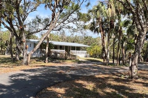 House in Venice, Florida 2 bedrooms, 89.74 sq.m. № 1510761 - photo 1