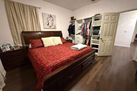 House in Homestead, Florida 4 bedrooms, 210.24 sq.m. № 1993070 - photo 9