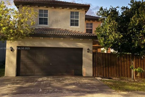 House in Homestead, Florida 4 bedrooms, 210.24 sq.m. № 1993070 - photo 2