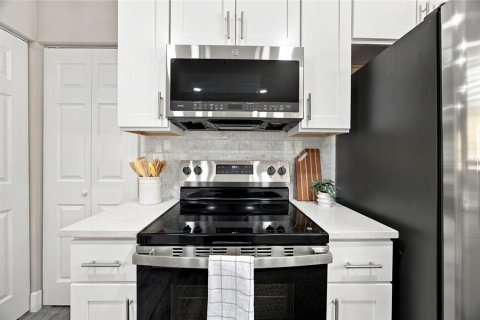 Casa en venta en Seminole, Florida, 3 dormitorios, 111.48 m2 № 2387478 - foto 13