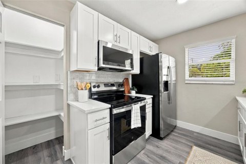 Casa en venta en Seminole, Florida, 3 dormitorios, 111.48 m2 № 2387478 - foto 12