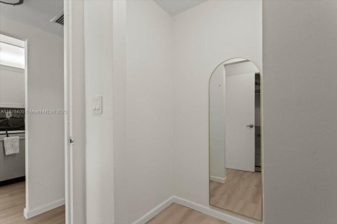 Copropriété à vendre à Miami Beach, Floride: 52.58 m2 № 1927317 - photo 13