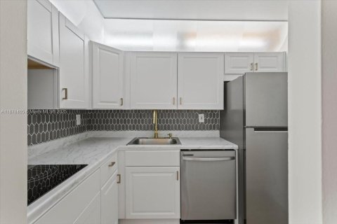 Copropriété à vendre à Miami Beach, Floride: 52.58 m2 № 1927317 - photo 6