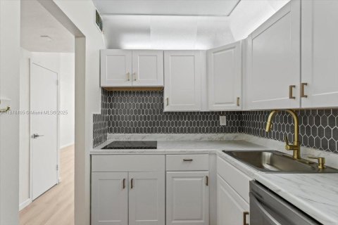 Copropriété à vendre à Miami Beach, Floride: 52.58 m2 № 1927317 - photo 7