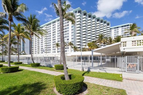 Copropriété à vendre à Miami Beach, Floride: 52.58 m2 № 1927317 - photo 19