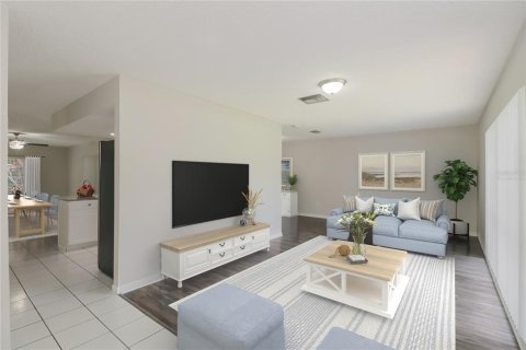 House in Tampa, Florida 3 bedrooms, 138.61 sq.m. № 1843494 - photo 27