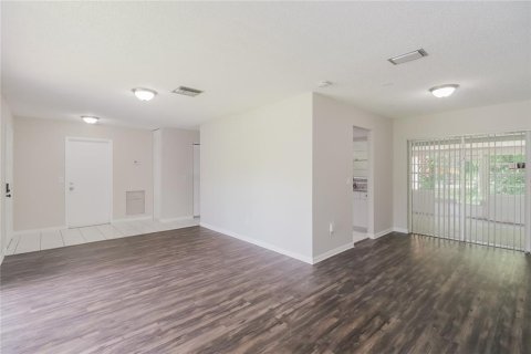 House in Tampa, Florida 3 bedrooms, 138.61 sq.m. № 1843494 - photo 6