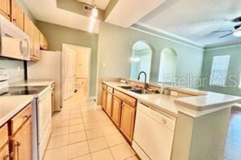 Condominio en alquiler en Orlando, Florida, 1 dormitorio, 79.71 m2 № 1913562 - foto 2