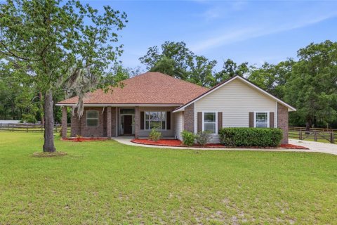 House in High Springs, Florida 4 bedrooms, 271.83 sq.m. № 2232659