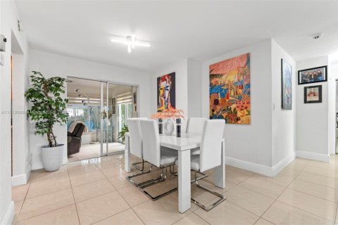 Villa ou maison à vendre à Pompano Beach, Floride: 2 chambres, 123.65 m2 № 1937943 - photo 5