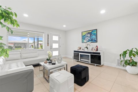 Villa ou maison à vendre à Pompano Beach, Floride: 2 chambres, 123.65 m2 № 1937943 - photo 4