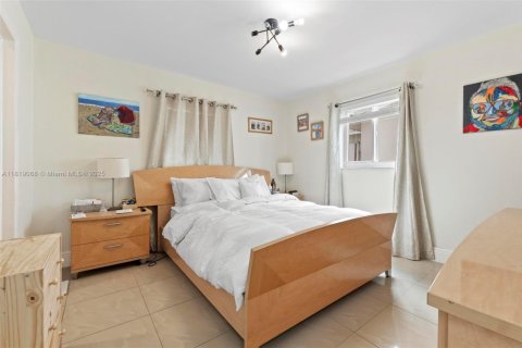 Villa ou maison à vendre à Pompano Beach, Floride: 2 chambres, 123.65 m2 № 1937943 - photo 11