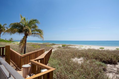 Купить кондоминиум в Бока-Ратон, Флорида 2 спальни, 148.36м2, № 1982174 - фото 25