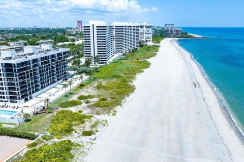 Купить кондоминиум в Бока-Ратон, Флорида 2 спальни, 148.36м2, № 1982174 - фото 29