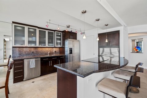 Купить кондоминиум в Бока-Ратон, Флорида 2 спальни, 148.36м2, № 1982174 - фото 8