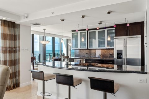 Купить кондоминиум в Бока-Ратон, Флорида 2 спальни, 148.36м2, № 1982174 - фото 7