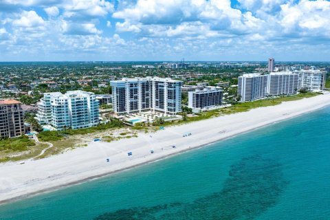 Купить кондоминиум в Бока-Ратон, Флорида 2 спальни, 148.36м2, № 1982174 - фото 19