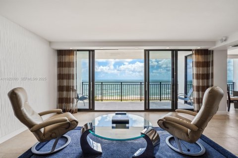 Купить кондоминиум в Бока-Ратон, Флорида 2 спальни, 148.36м2, № 1982174 - фото 6