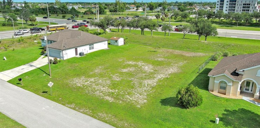 Land in Lehigh Acres, Florida № 2164300
