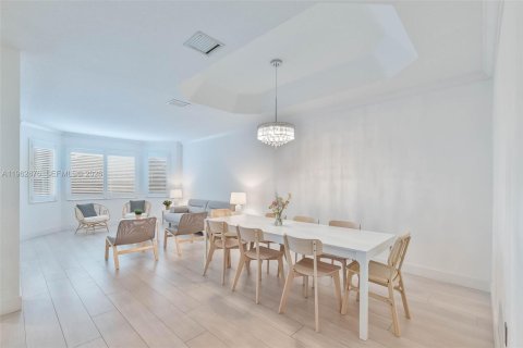 Villa ou maison à vendre à Doral, Floride: 4 chambres, 214.79 m2 № 2024172 - photo 10