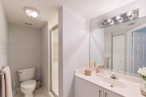 Villa ou maison à vendre à Doral, Floride: 4 chambres, 214.79 m2 № 2024172 - photo 6