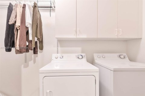 Villa ou maison à vendre à Doral, Floride: 4 chambres, 214.79 m2 № 2024172 - photo 8