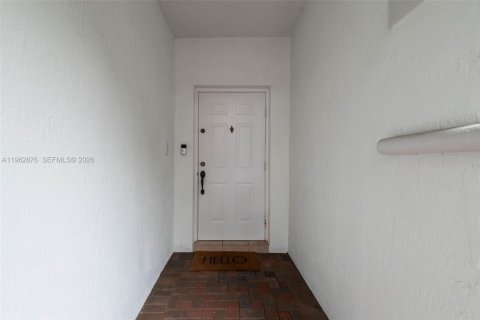 Villa ou maison à vendre à Doral, Floride: 4 chambres, 214.79 m2 № 2024172 - photo 4