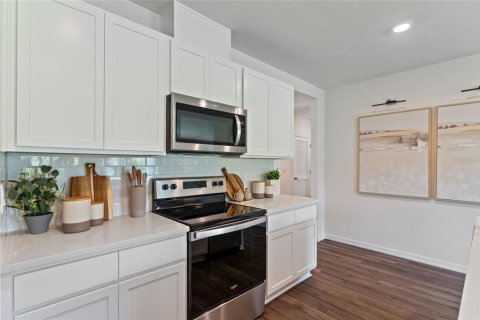 House in Ormond Beach, Florida 4 bedrooms, 169.83 sq.m. № 1914281 - photo 11