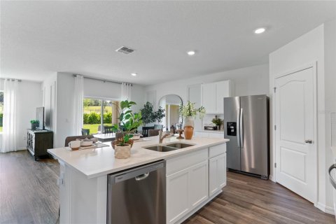 House in Ormond Beach, Florida 4 bedrooms, 169.83 sq.m. № 1914281 - photo 5