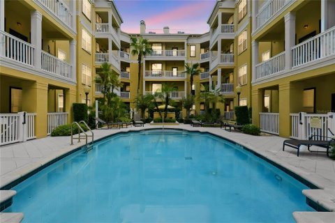 Condominio en Orlando, Florida, 2 dormitorios  № 2341971